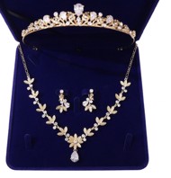Diadem/Tiara med smykkesæt - blomsterdrøm, guld - sødt og romantisk smykkesæt 